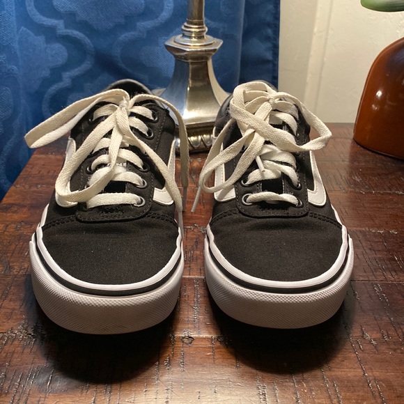 VANS - Picture 3 of 5